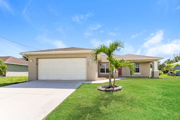 3303 NW Juanita PL Cape Coral, FL 33993